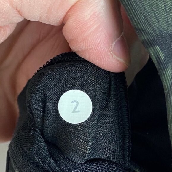 Lululemon Super Sport Tank Top Gator Green Biggie Fly Size 2 Built in Bra Yoga - Picture 7 of 11